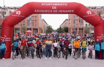 Alrededor de 1.500 personas participan en el Día Popular de la Bicicleta