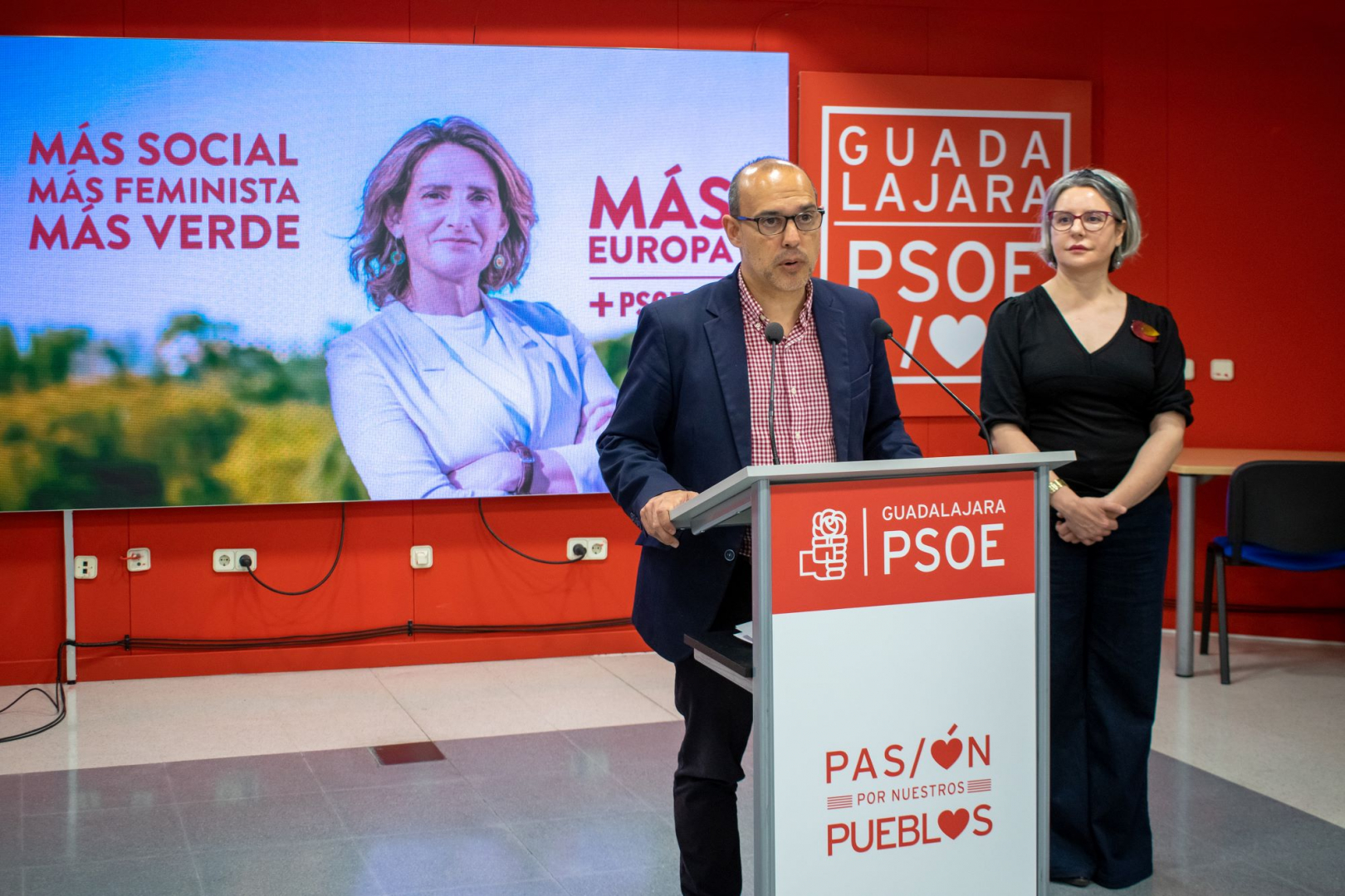 Pablo Bellido y Araceli Martínez, durante la rueda de prensa ofrecida esta mañana//Imagen: PSOE Guadalajara. 