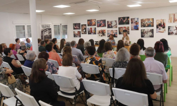 Multitudinario encuentro literario en Cabanillas del Campo con Cristina Morató y sus "Reinas de Leyenda"