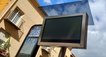 LOS VECINOS DENUNCIAN. Pantallas inservibles 