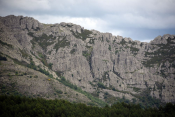 La piedra rosetta del Parque Natural de la Sierra Norte de Guadalajara en seis itinerarios geológicos