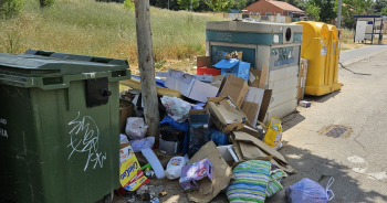 LOS VECINOS DENUNCIAN. Basura en Pioz, Valcastillo sin recoger
