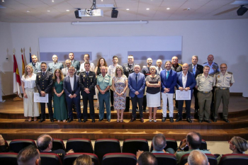 El bombero de Guadalajara, David Hernández, recibe Medalla de Bronce al Mérito de la Protección Civil con distintivo rojo por su participación en los terremotos de Turquía, junto a su perro Vito