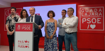 El PSOE pide a Guarinos que rompa su acuerdo con Vox, un partido "racista, radical y xenófobo"