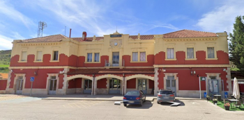 LOS VECINOS DENUNCIAN. Pasajeros abandonados en la estación de Renfe de Sigüenza