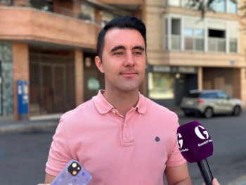 El PSOE se suma a las críticas por las 1.500 plazas más de aparcamiento de pago, un 20% más caro y durante más horas 