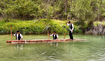 Los pastores del bosque flotante celebran la Fiesta Ganchera en Taravilla