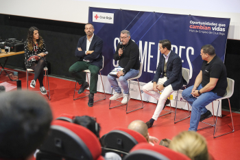 Cruz Roja promueve un encuentro entre las empresas y la mano de obra del futuro en el EJE de Azuqueca