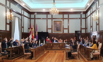 La Diputación creará un concurso anual para escolares de la provincia sobre la Constitución Española