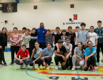 Se pone en marcha las jornadas formativas de Balonmano Guadalajara y Fadeta en los centros educativos de la comarca