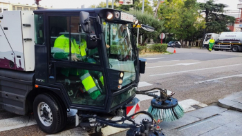 El II Plan Integral de Limpieza en los barrios arranca en la Llanilla