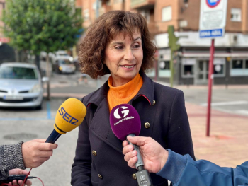 El PSOE afirma que gracias a las enmiendas socialistas se mantienen los horarios de la zona azul y las plazas de aparcamiento libre en la Avenida de Castilla